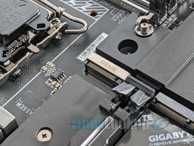 GIGABYTE Z790 AORUS MASTER X Motherboard Linux Review