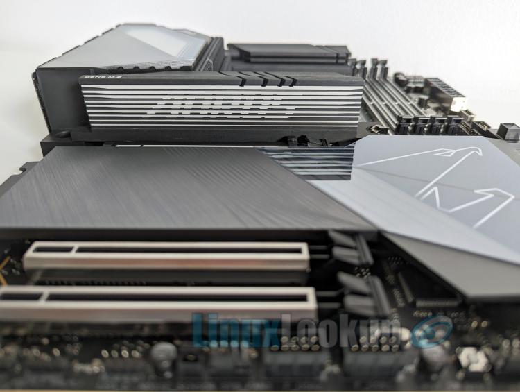 GIGABYTE Z790 AORUS MASTER X Motherboard Linux Review